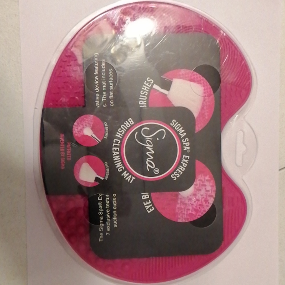 Sigma brush cleaning mat